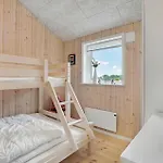 4 Bedroom Stunning In Дом отдыха Хадерслев