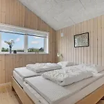 Semesterbostad 4 Bedroom Stunning In *