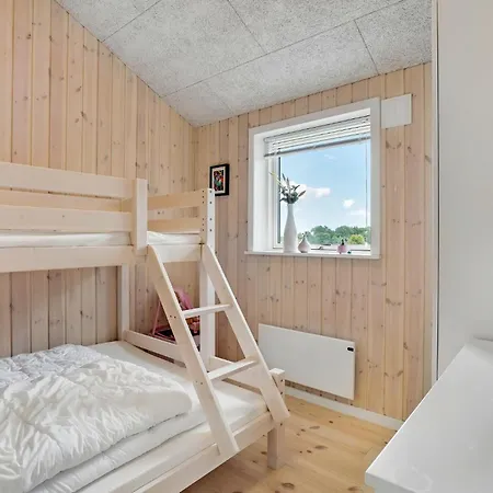 4 Bedroom Stunning In Casa de Férias Haderslev