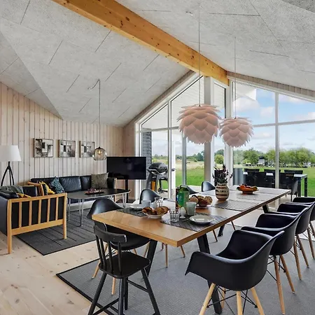 4 Bedroom Stunning In